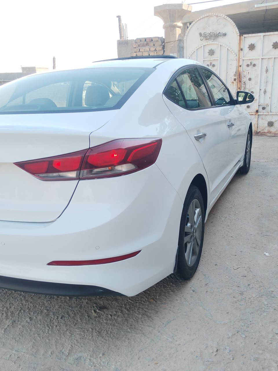 سلام عليكم النترا خليجي 2018 رقم بغداد انكليزي بسمي تحويل مباشر ماشيه (70)كفاله عامه
فول مواصفات واحد علئ واحد
محرك 2000 دوش +فتحه سلايت +شاشه كبيره +مرئي شفط +تحكم ستيرن جهتين +حساسات امامي خلفي +خمسه ويل كب +خير من الله سياره+سبير ما نازل
ملاحظه (سياره مكفوله كفاله عامه)
السعر :153وبيها مجال
رقم الهاتف :***********
مكان السياره :(كربلاء طويريج)
