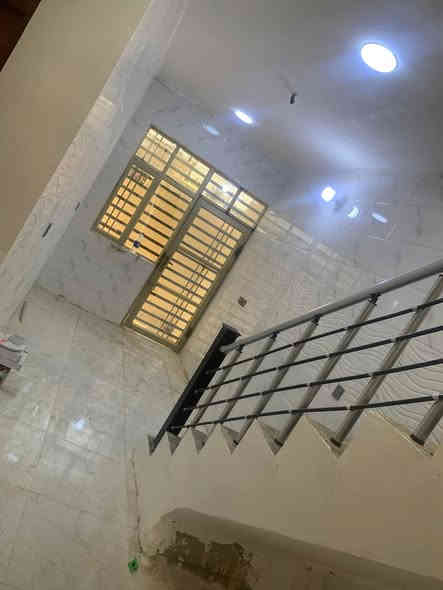 بيت للبيع ركن طابق ونص بناء جديد مساحة ١٠٥ كامل فول مدخلين استقبال و صالة مطبخ غرفتين نوم ضمن الطابو قريب ع مدرسة موقع حلو  
الإنتصار مقابل مستشفى حماد شهاب 
السعر ***********
