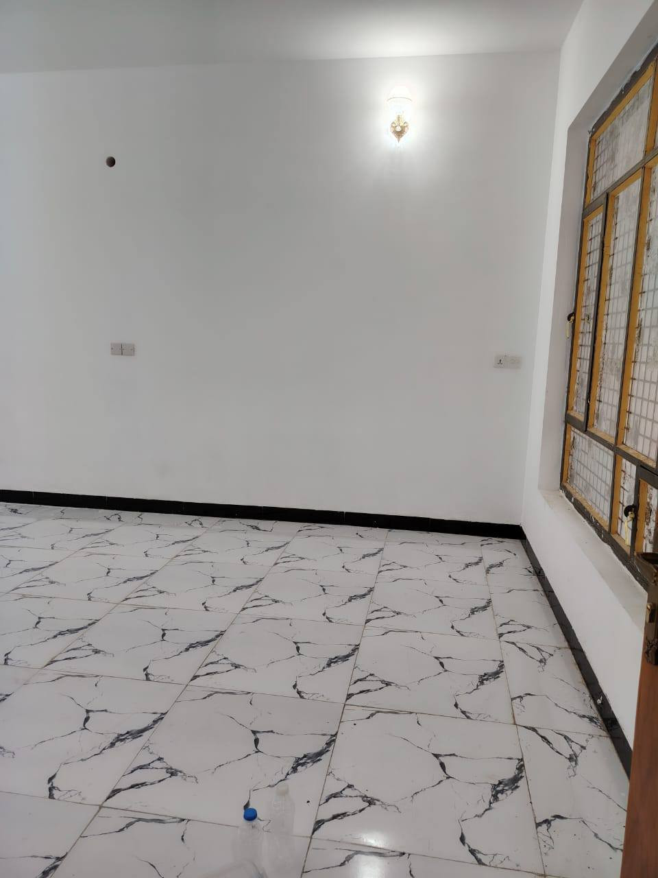 🏠 للبيع بيت طابق واحد (ركن)
📐 المساحة: 300 متر مربع
📄 جنس العقار: طابو صرف بأسمي
تفاصيل البيت:
عدد 2 غرف نوم
صالة
هول معزول
استقبال
حمامات عدد 2 (داخلي + خارجي)
📍 الموقع:
الصقلاوية – حي الشهداء
قريب من جامع عبد القادر الگيلاني
📞 للاستفسار والاتصال:
***********
***********
السعر (120) مليون بي مجال
