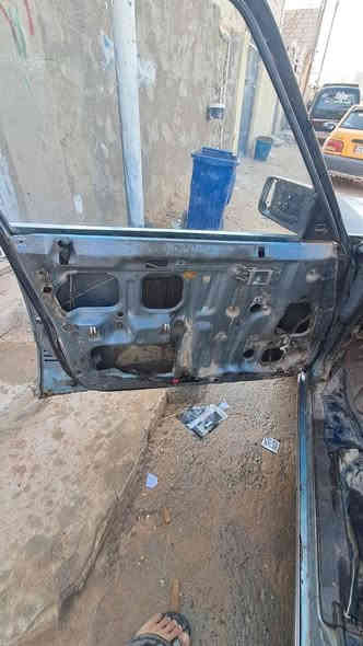 سلام عليكم سوبر للبيع موديل 1984 رقم بغداد صدامي كير ومكينه فيفيتي 2.5  كير أوتو ماتيك جدد ترايك لكربلا والباقي عوزه تعمير كشرها حلو ما بيها ضربه بس الجاملغ الخافي معفوس ورجع كهربائياتها بيها نقص سعر السيارة 28 ورقه أكرر كير ومكينه جدد ما توكفك ابد اتصل وتدلل ...... *********** ***********
