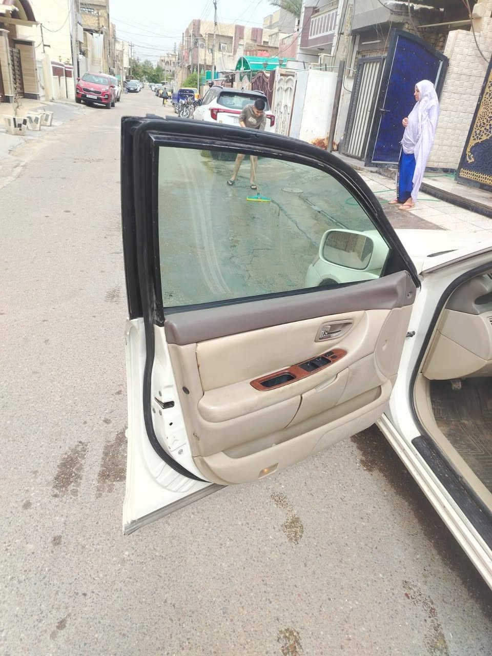 افلون موديل ٢٠٠٣ مصبوغة حزام سيارة جديدة رقمها بغداد والسيارة بغداد تتعامل مع صاحبها الشرعي ***********
