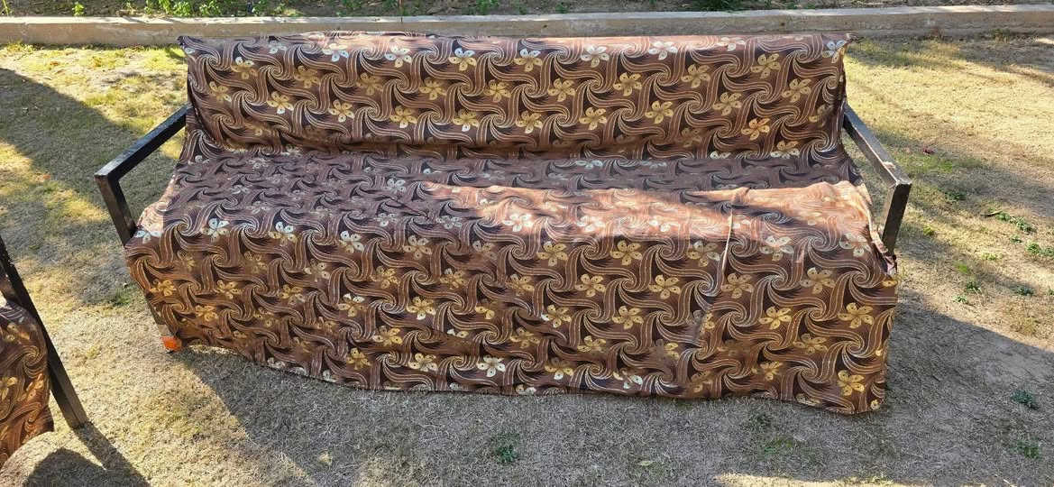 السلام عليكم يوجد عندي 5 قطع قنفات هيكل حديد احطاطه مثل مأموضح في الصور /#سعر #الوحده 50 الف للستفسار اتصال ع الرقم التالي ***********
