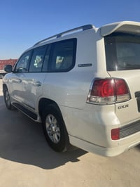 لاندكروز ستينيه • مكفولة صبغ • خبط يمين خفيف