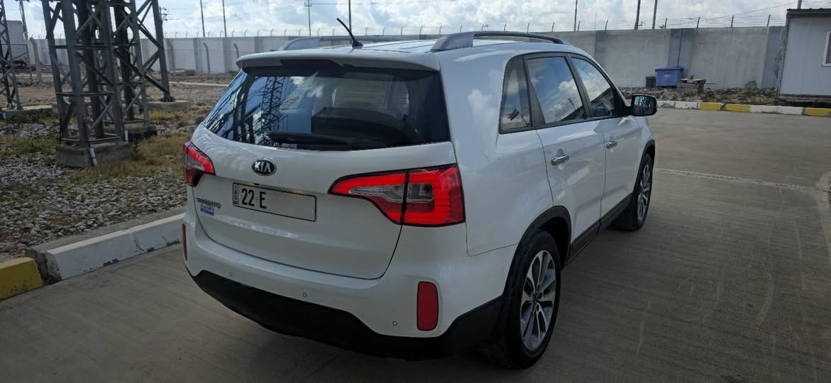 سورنتو 2014 خليجي ابيض ثلجي مكينة 4 سلندر 2400 دوش شرط لا صرف ولا نفخ  السيارة  فول مواصفات عدا  البنوراما كشنات كهرب تشغيل بصمة مع بصمة ابواب داخل صاج ترحيب دوسات مع إنارة ابواب تحكم استير كروز سرعة نظام يكو مود درايف شاشة مع كاميرا مع حساسات خلفية وامامي مرايات شفط مع إشارة بالمراية بردات خلفية لايت لد مع منظومة زنون بك لايت لد سبعة راكب تبريد مركزي بيانو ويل كب كروم السيارة جديدة و مكفولة كفالة عامة من الصبغ والتبديل طخم امامي خلفي جديد مع طخم تأيرات جديد السيارة رقم اربيل مميز سنوية إلى 2032 و هزة وفحص ولوحات جديد شرط التحويل البيع بس نقد مكاني برطلة وموصل شراي خابر لو ادخلي خاص
***********
***********
