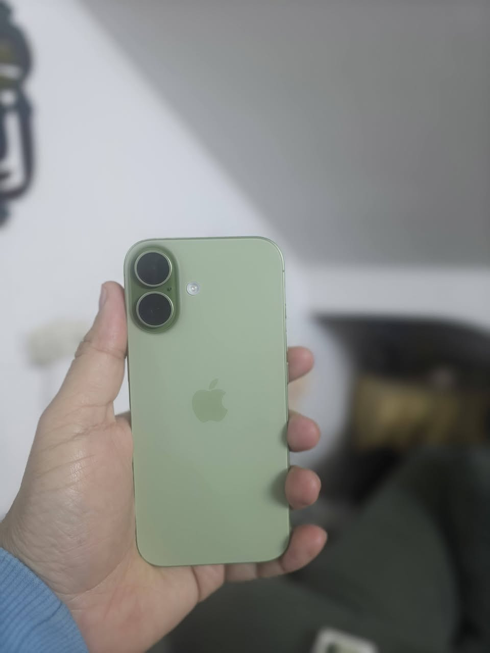 ايفون ١٧ عادي 
جهاز دبل  شريحه ( 2sim card )
بطاريه ١٠٠
عدد دورات الشحن ٣٥ 
ذاكره ٢٥٦
جهاز مكفول 
السعر ١٢٧٥٠٠٠ 
عنواني بغداد . اليرموك
***********
