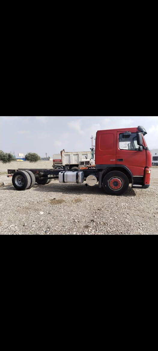 للبيع فالفو 2005 رقم اربيل دولي هزة فحص سنوية جديد لحد 2031 شاصي بلادي طويل بلسنوية تنكر طولة 6.5 متر كير محرك بشرط قمارة بدون صبغ تايرات جدد دواخل غرفة جديدة عنوان كركوك ***********
