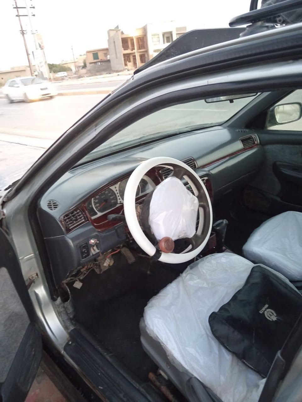 السلام عليكم نيسان صني للبيع موديل 97 كير ومكينه شرط السعر 35وبيه مجال رقم الهاتف *********** بي واتساب
