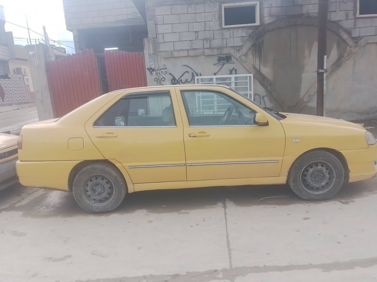 سيارة للبيع اكوين ٢٠٠٩ كير ومحرك يارس شرط التحويل السعر ٣٢ وبيها مجال الاتصال على الرقم ***********
