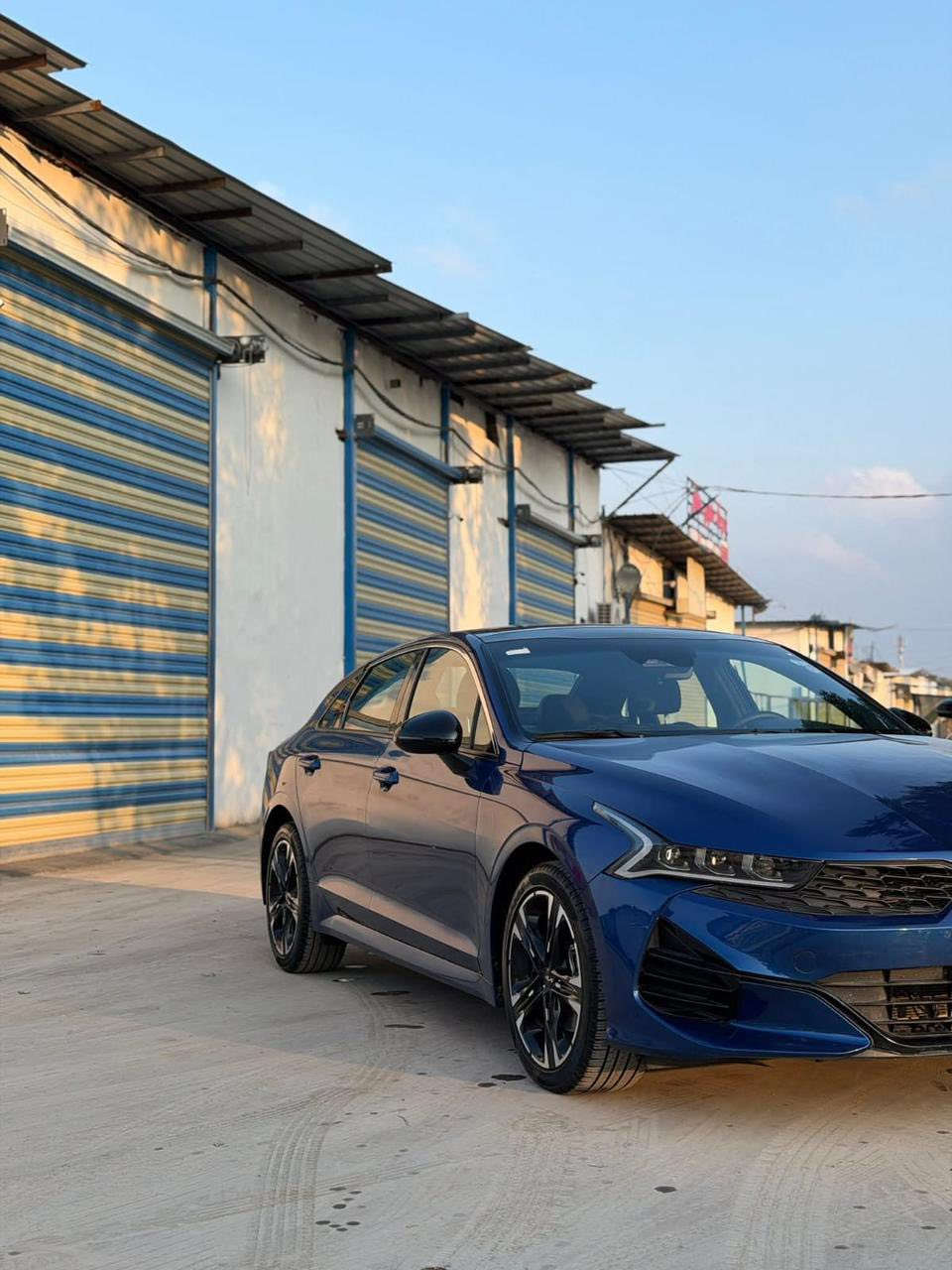 سلام عليكم K5موديل 2024حادث جاملغ وبنيد فقط سياره جيتي لاين فول واحد علئ واحد ماشيه 40 السعر 175 الرقم ***********
