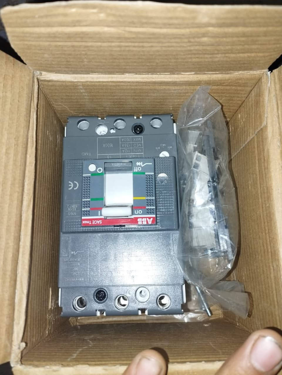 متاح قواطع abb tmax و xt
جميع الامبيرات
63a
100a
125a
160a
250a


**إذا كنت صاحب هذا الإعلان وتريد حذفه لأي سبب، رجاءا أرسل رسالة إلى الدعم الفني**