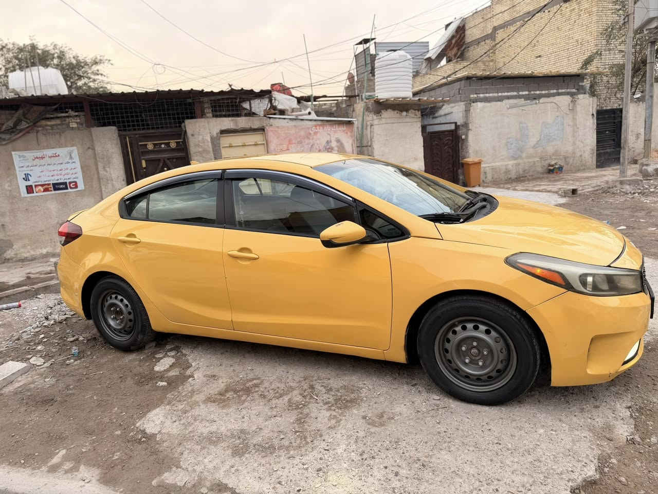 السلام عليكم فورتي 2017 مكينه 2000دوش كير مكينه كفاله كل نقص ما بيه سياره جديده جدا بسمي. حادث جاملغ  وراجع نفسه بدون دواخل ليبل واحد السعر 118 وبيه شي بصيط. بغداد البلديات ***********
