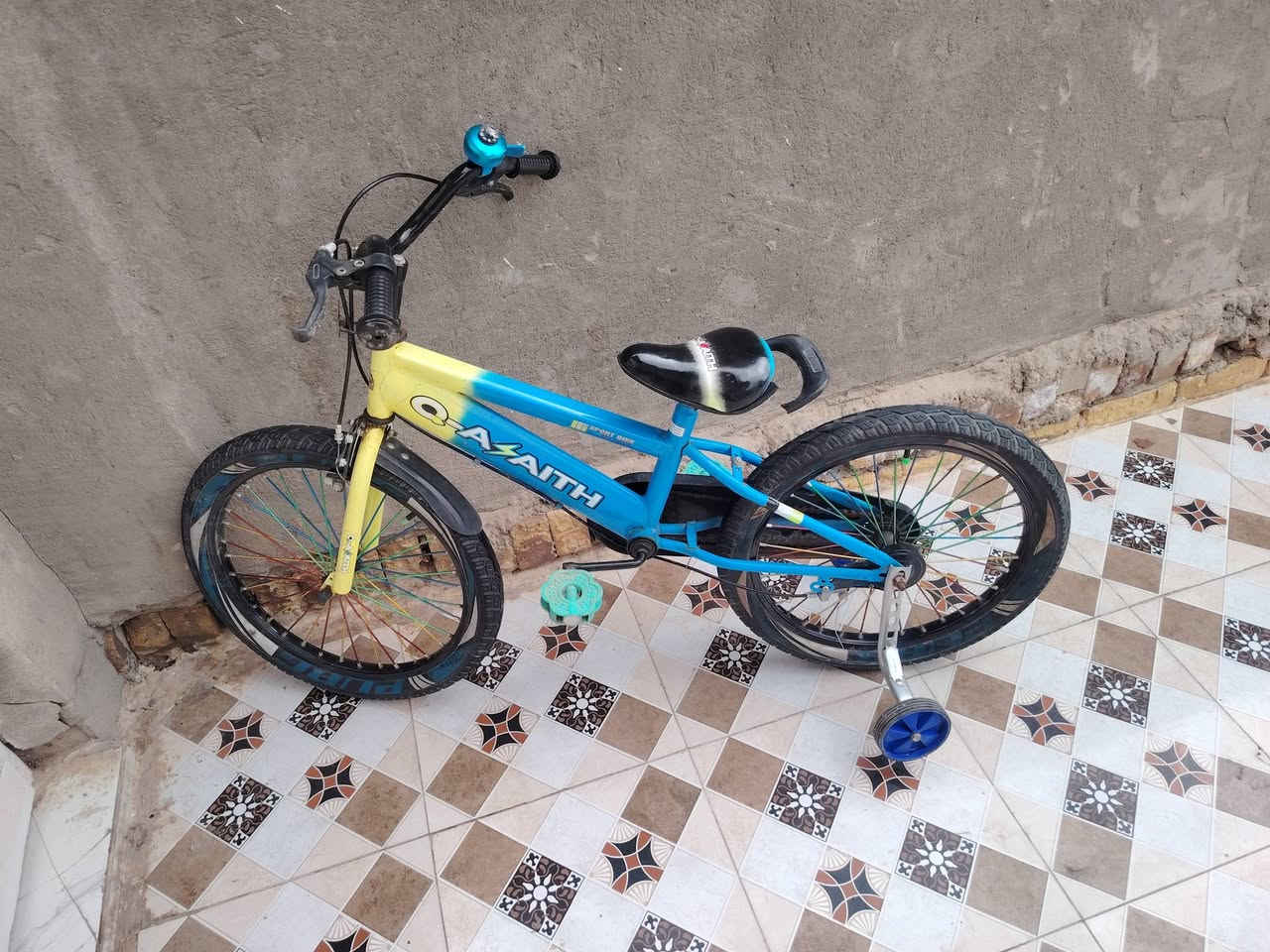 باسكل لبيع جديد شتريته ب٩٠ومانختلف ع سعر ٦٠وبيع مجال بصيط ***********
