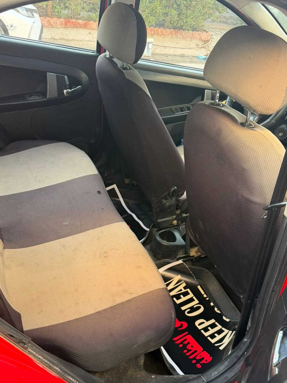 سلام عليكم
جيلي باندا GX2   كروز اسبير خلفي

سيارة مال بيت وحيل جديده

موديل 2013 

كير اوتو 

جامات اوتو

شاشه ايباد وكاميرا 

ماشية ٧٦
مسوي ادامه جديده للسياره بلكات فيت بم صدر 

محرك كير كهربائيات بشرط

رقم سنويه كله جديد 

شرط التحويل والغرامات 

سياره بيه جراد بسيط بالبنيد بالقمارة فطر بسيط بالدشبول 
السعر ٥٠ بيهة مجال
سيارة مال بيت وحيل جديده ومتعبانه بس للي يدور نظيف وموتعبان وتحياتي  ***********  مكاني البنوك
