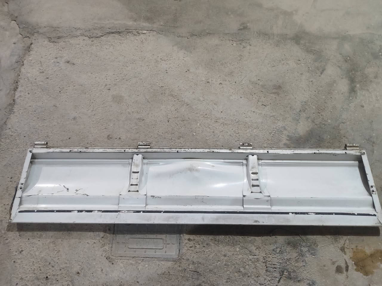 السلام عليكم 
باب خلفي مال كيا بنكو 2023 بيه فقط هاي الضربه الخفيفه 
 مكاني كوت استفسار انتصال ع الرقم 
***********
