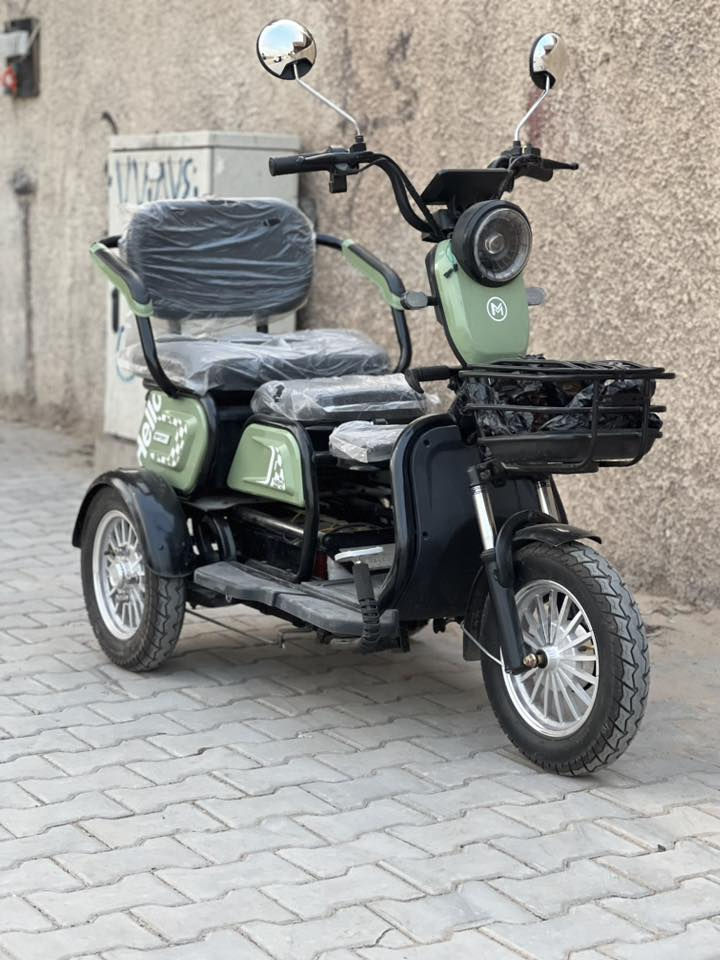 سلام عليكم شباب دراجه ثلاث عجلات اللبيع دراجه زيرو زيرو بعدها استخدامها 10يوم فقط وصل شراء موجود دراجه بعدها زيرو كل غراضها كامله وجاهزه تجي وتفحص وشوف بعينك كل عيب ونقص مابيها. مواصفاتها تخبل 

الموديل 2026
بطاريات دبل  
النوع 3عجلات 
السرع 1.2.3
المقاعد 3 ووصير ثنين وصير نفر واحد 
تشغيل عن بعد 
جهاز انذار السرقه 
تشغيل عن طريق الكارت 
بصمات سويجات كارتات كلها كامله 
بريكات 3 بل رجل وثنين بل أيد 
كرسي متحرك 
سله خلفيه وسله اماميه 
اشاير رباعيه
تايرات جوبلس 
بريكاتها بل مكان 
دراجه مشحونه مرتين  فقط 

اي استفسار اتصال 

*********** 

العنوان بغداد
