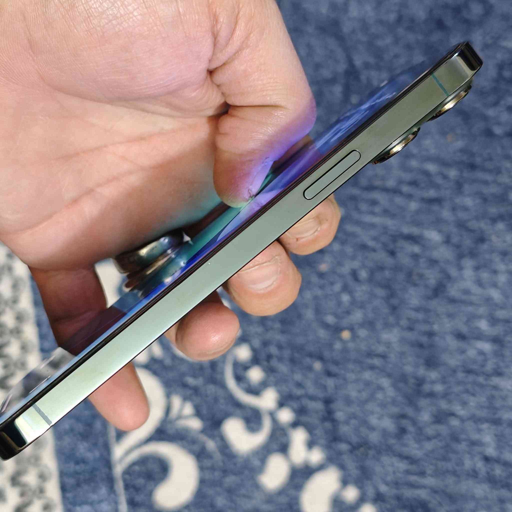 جهاز عندي اول ما نزل اشتريته مكفول من كلشي ممفتوح نهائيا وتر بروف

بطارية 77 

فقط بي فطر صغير باحدى الكامرات وغير مؤثرة على التصوير نهائيا

مكاني الحرية او التاجي رقمي ***********
