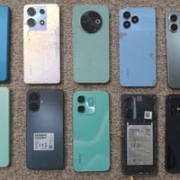 عندي هاي الاجهزه بيه شغال اعرفه من اخليه على الشحن وبيهن شاشاتهن مكسور...