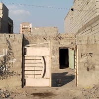 بيت للبيع نهاية شارع المصرف قرب شبكة ابو اسماعيل على اليسار  البيت يحت...