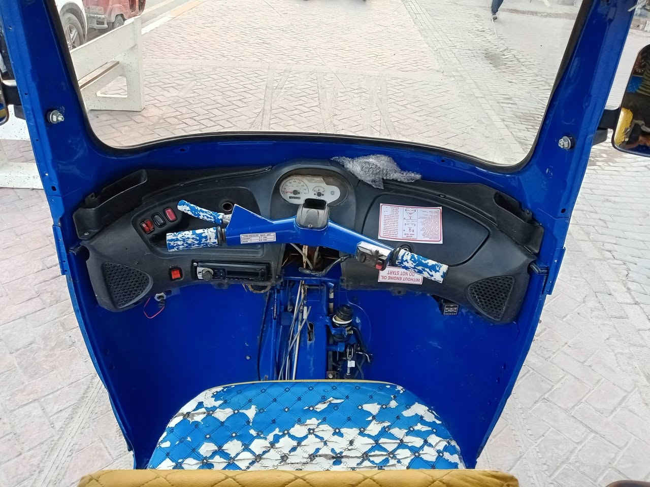 السلام عليكم للبيع تيك توك بياجو 2019 مقفوله كفاله عامه من كل شيء اوراق كامله اصليه  سبعه سعر البيع مليون و600 مكان بغداد الحبيبيه الاستفسار على هذا الرقم ***********
