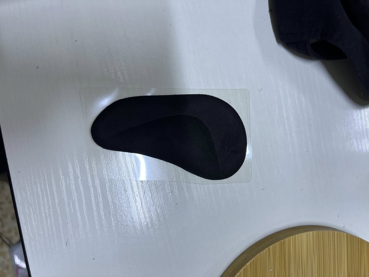 ا المنتج عبارة عن نعل داخلي لدعم قوس القدم (Arch Support Insole) مصمم لتوفير الراحة وتخفيف الآلام. 
الوظيفة: دعم قوس القدم، وتخفيف الضغط وآلام القدم. 
الاستخدام: مناسب للأشخاص الذين يعانون من القدم المسطحة (Flat Feet) أو التهاب اللفافة الأخمصية. 
التصميم: يأتي عادة بتصميم 3/4 طول ليتناسب مع معظم الأحذية.


**إذا كنت صاحب هذا الإعلان وتريد حذفه لأي سبب، رجاءا أرسل رسالة إلى الدعم الفني**