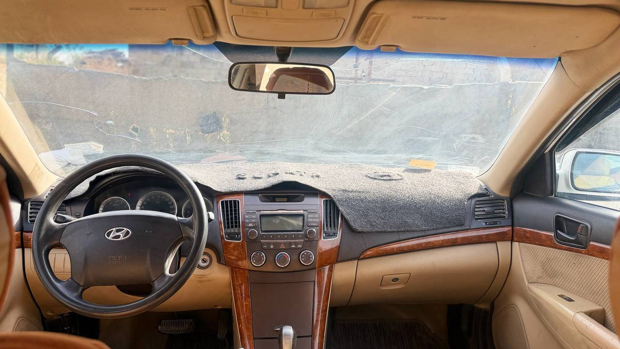 سلام عليكم سياره سوناتا للبيع موديل 2009 سياره جديده السعر 125 مكان حله شارع 60 رقم الماني استفسارات عل رقم ***********
