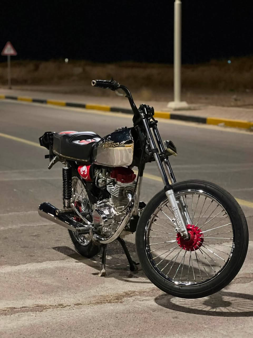 دراجه سيجي نامه قبق احمر موديل 25 مامفتوحه بعده بلاد تانكي نيكل شكم قطعه بصلاح الدين شاصيها مابي شي نضيف سعر٧٥٠ وبيها مجال قليل 
مكاني سامراء 
‏***********
***********
