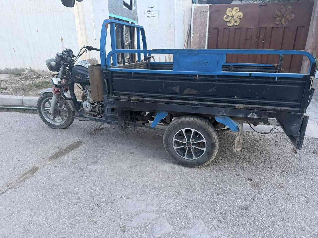 سلام عليكم ستوته لبيع جمره ام طير فحل 2016ستوته خير من الله مكينه نص هندر كابريتر بيها جديده تخم تاير جديد عينه كلج جديده كير بوكس جديد مكينه مابيها نقص 800وبيها مجال اتصال وبيك خير وددلل ***********
