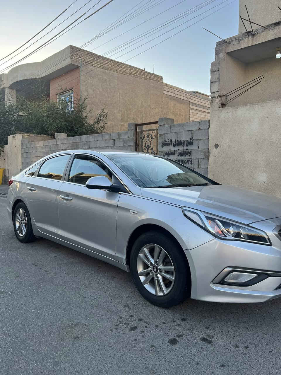 السلام عليكم

للبيع سوناتا  2017  غاز ماشيه 131k
 كصه وحده فقط جنطه وشغل باجات

السياره جديده بمعنى الكلمه وجاهزه من كلشي نصبتها كلش حلوه شرط احلى من الصور ومابيها نقص متومه سليمانيه شغل مرتب 

عنواني البصره السعر 53ومجال حك الجيه غير متواجد ع النت

 0777 070 8704
