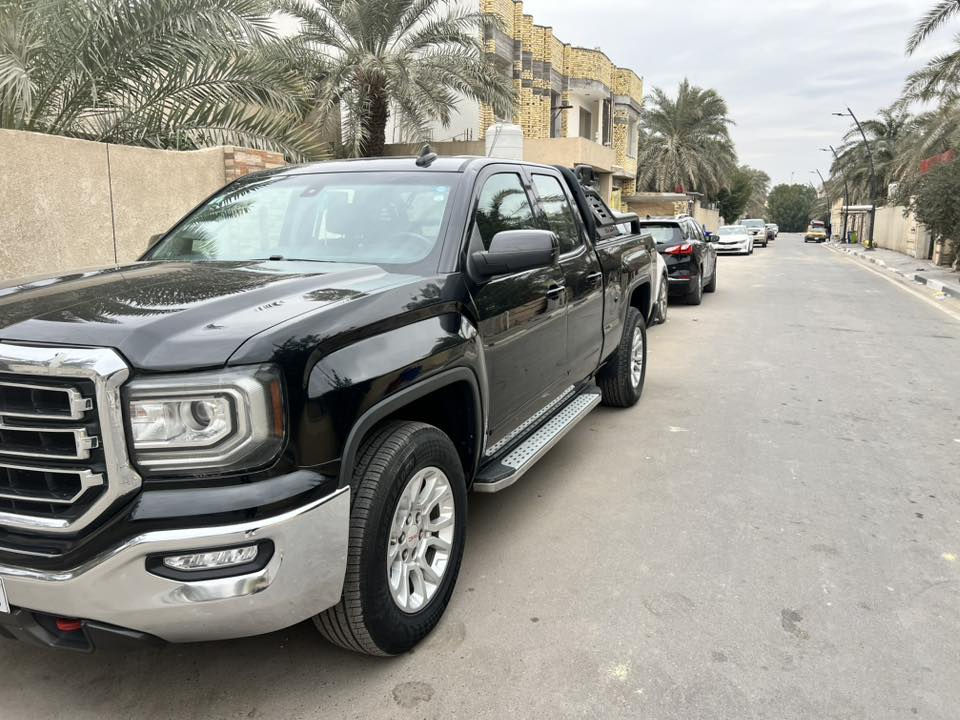 السلام عليكم  GMC سيرا مديل 2016  محرك V8  باب قصير وبدي قصير ماشية 185 كيلو متر رقم سليمانية نافذة لغاية 2028 تحويل ضربتها جاملغ امامي مبدل ومصبوغ والبنيد شبر جهة الجاملغ نفسة  وشبر من الباب جهة السايق  نفس مكان الضربة الباقي كفالة صور الضربة ماعندي اللي يريد رقم الشاصي يراسلني وبالخدمة سعرها 200 وبيها مجال *********** بصرة

