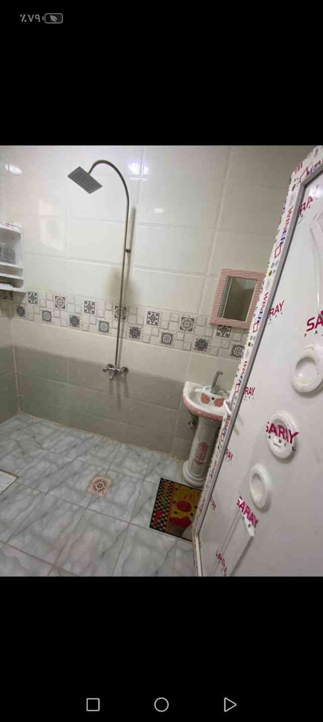 للبيع بيت في القادسية - الشهداء
بناء حديث
مساحة 120 متر  واجهة 7 ونص نزال 16
طابقين 3 غرق نوم 
للاستفسار التواصل على خاص الصفحة او الاتصال 
📞 *********** 📞 ***********
او زيارة المكتب في الديوم شارع 60 قرب الفلكة 
عقارات حاجي سلام - تكريت
#عقارات_حاجی_سلام
