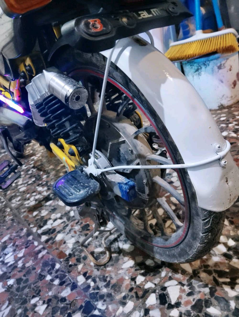 بايسكل شحن مستعمل
مواصفات:
شاشة
اناره ld
حجم 26
موديل 2023
قفل خلفي
لايت عالي ناصي
ستاند وشاحن موبايل
سرعة حقيقية 40_30
4 باتري
بك لايت
سله امامية
نضام امان سرقة
بي خللين الهورن والاشاير
السعر275 وبي مجال للطيبين 
المكان: كربلاء سيف سعد قرب أسواق حمودي
رقم الهاتف ***********