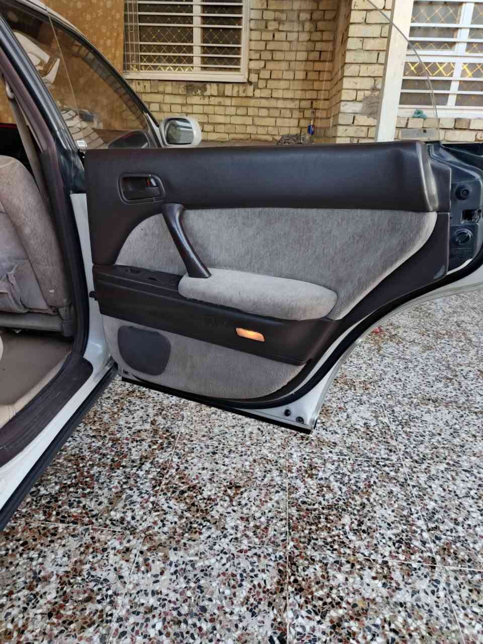 سلام عليكم بطه 92 محرك 2500  سياره بلاديه جديده ثلاجه خلفيه تخم تاير صدر أمامي خلفي منضومه زنون لا خياس لا معجون  مكفوله سياره انضف من الصور رقم 11 بسمي العنوان بغداد الزعفرانيه  رقم ***********
