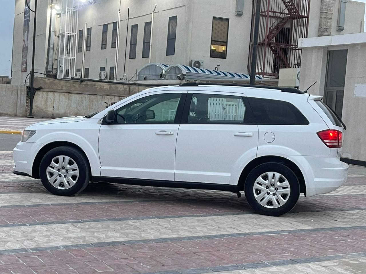 دوج جورني 2018 وارد امريكي سياره صبغ عام وتبديل الباب الامامي رقم ذي قار مداور ثاني يوم مكاني ذي قار الاستفسار ***********
