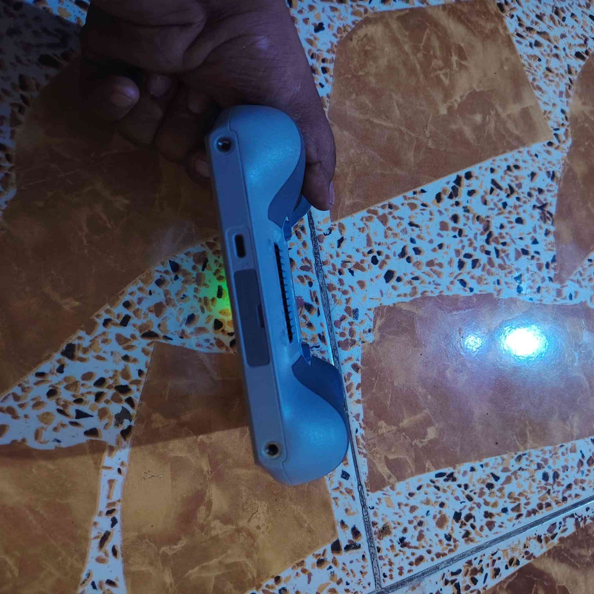 عندي هاذا الجوستك للبيع قيم وخذ باليرضي الله
العنوان بغداد المحموديه ***********
