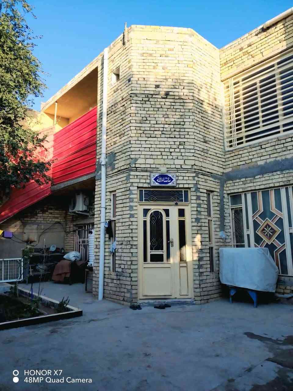 بيت للبيع مساحة 260 متر.
بناء حديث في حي شهداء قرب جسر الزهور
البيت طابقين طابق الفوك من 3 غرف وصاله وثنين مغاسل

طابق ارضي غرفتين +صاله +ستقبال +مطبخ +ثنين مناور +كراج +حديقه

البيت كامل شراي وسعر للاستفسار لاتصال على الرقم.. ***********
