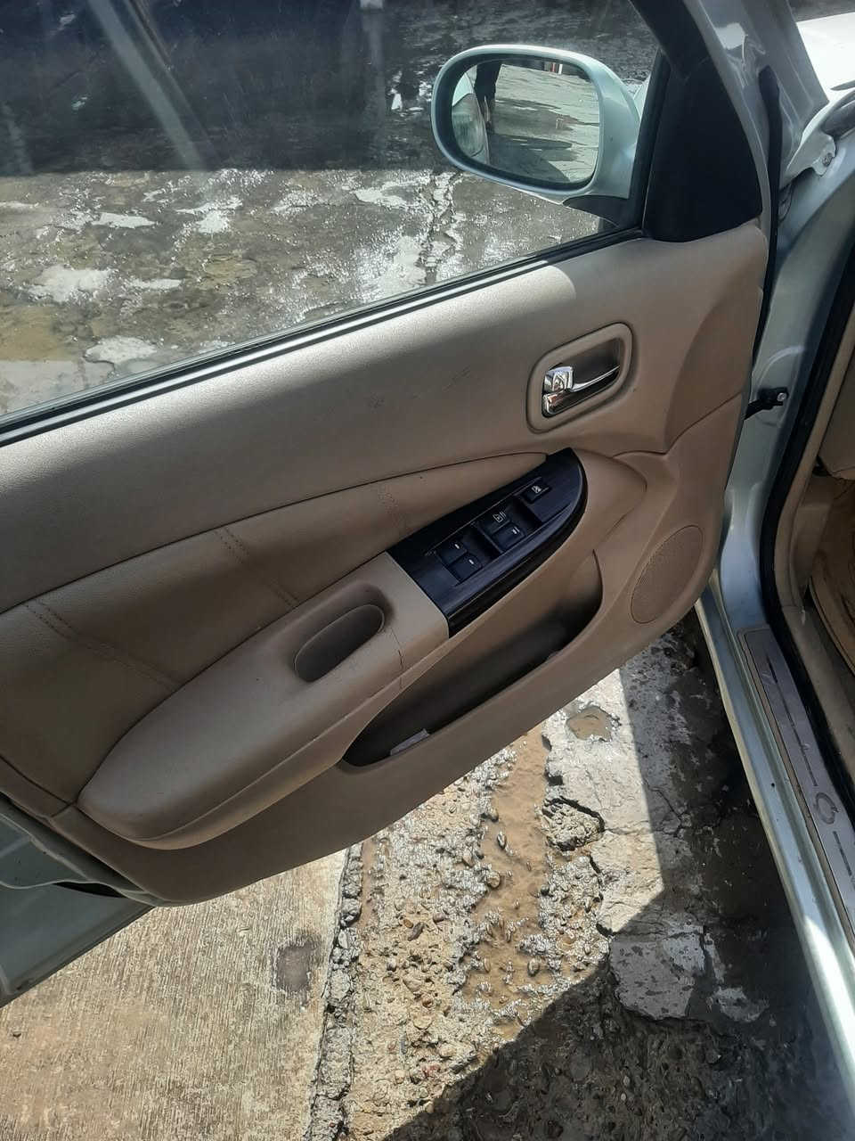 سني ادوات للبيع السعر٤٠ وبيه مجال الاتصال***********
