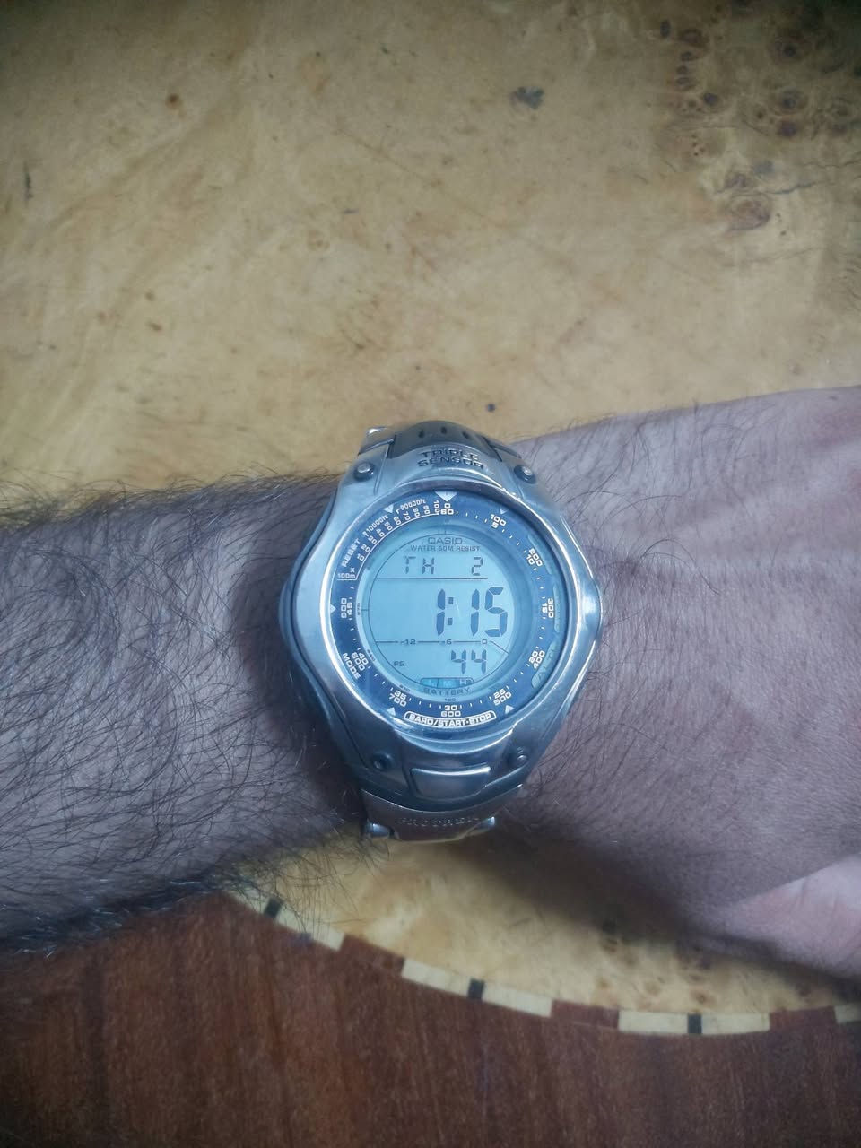 السلام عليكم
ساعه كاسيو بروترك اصلي نضافتها تامه 
               
     هذه ساعة Casio Pro Trek PRG-70T، وهي ساعة رقمية مصممة 
للأنشطه الخارجية وتتميز بسوار من التيتانيوم.
تتضمن الساعة تقنية Triple Sensor لقياس الاتجاه (البوصلة)، والضغط الجوي (البارومتر)، والارتفاع (الألتيمتر)، ودرجة الحرارة.تعتمد على الطاقة الشمسية (Tough Solar) للشحن، مما يلغي الحاجة إلى استبدال البطارية بشكل متكرر.تتميز بمقاومة للماء تصل إلى عمق 100 مترًا (5 ATM).
سعر الساعه 100
يوجد توصيل


**إذا كنت صاحب هذا الإعلان وتريد حذفه لأي سبب، رجاءا أرسل رسالة إلى الدعم الفني**
