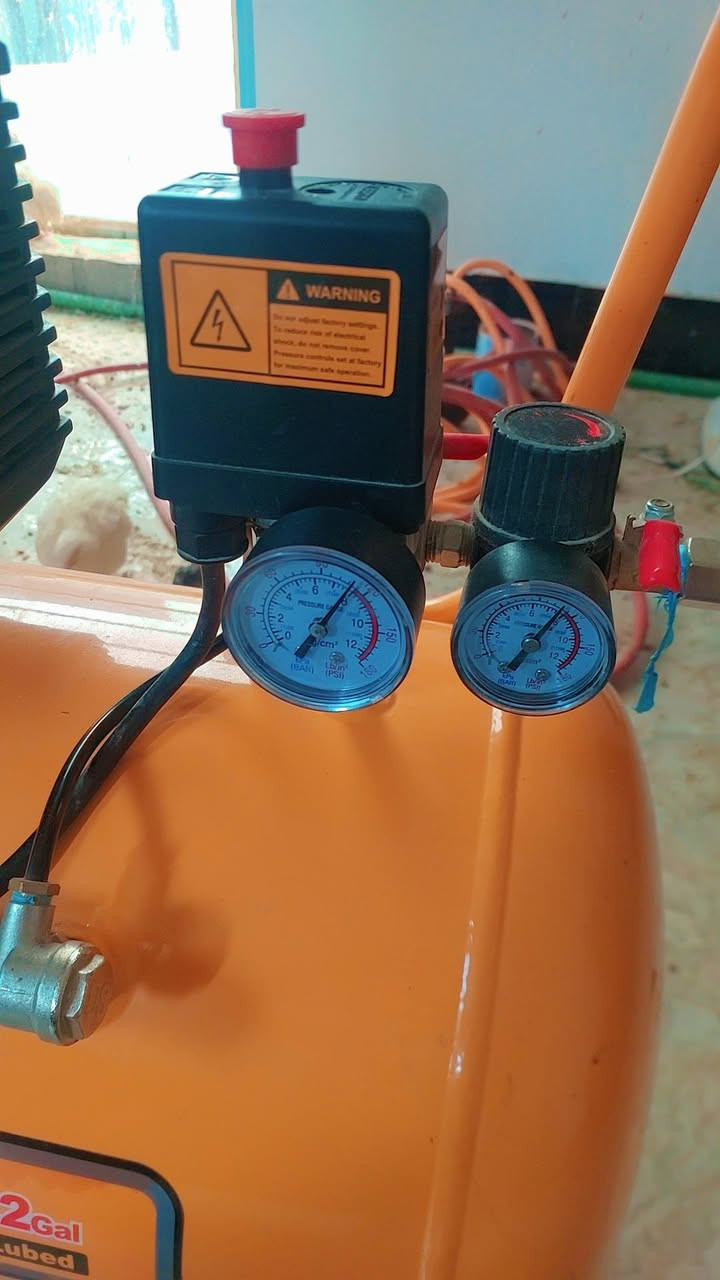 السلام عليكم كمبريسر 50 لتر انجيكو وكابسه وكلبس متنوع اكثر من ٤ كيلو  وكيج هواء ودريل لقمه  نص هندي
الغراض شرط استخدام اقل شهر بعدهن شخط مابيهن 
مكاني ديوانيه 
***********
سعر ١٨٠ قفل اخوان 
الغراض جديدات جدا
