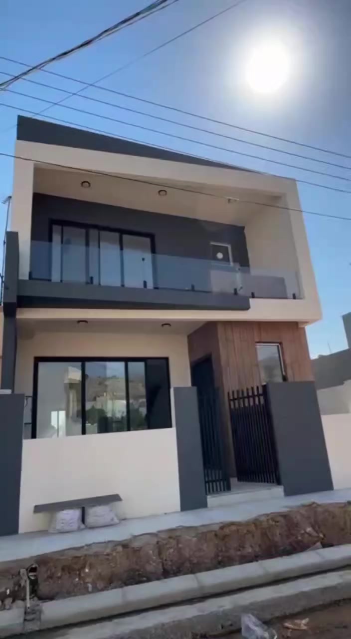 خــــانی بـو فروتنێ کێڤلا نێزیکی خەستا کوردستان
#العربیه بیت للبیع في دهوك كیفلا قریب مستشوی كردستان

‌مساحە 150متر
واجهە شمال
عــــــدد 2طـابق سفر جدید
سعر مناسب

#الاتصال☏پـەیوەندی
***********
