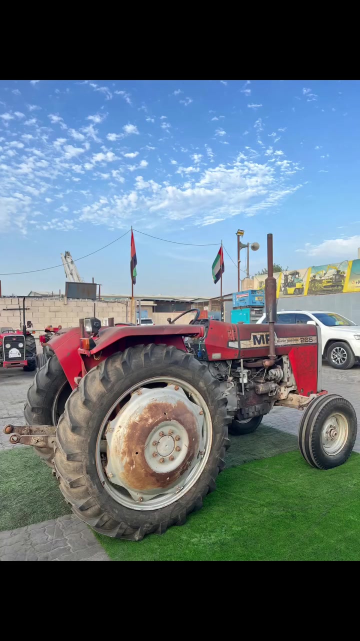 🔥🚜 ماسي فيرغسون 265 الإنجليزي
إذا كنت تدور على جرار عملي وقوي ويعيش معاك سنوات…
فـ Massey Ferguson 265 هو الاختيار الصح 💪

✅ وارد اليابان مباشرة 🇯🇵
✅ 4 سلندر أداء قوي واقتصادي
✅ حالة ممتازة وجاهز للشغل
✅ صبغ وكالة ونظافة عالية
✅ تشغيل فوري بدون أي تجهيزات
✅ متوفر داخل الإمارات وبكميات حسب الطلب

📍الموقع: الشارقة – الإمارات
🚛 متوفر شحن وتصدير لجميع الدول

#ماسي_فيرغسون
#جرار_265
#جرارات_زراعية
#معدات_ثقيلة
#الشارقة
#الامارات
#جرارات_يابانية
#معدات_زراعية
#MasseyFerguson265
#Tractors
#UsedTractors
#JapaneseTractors
#UAE
#Sharjah


**إذا كنت صاحب هذا الإعلان وتريد حذفه لأي سبب، رجاءا أرسل رسالة إلى الدعم الفني**