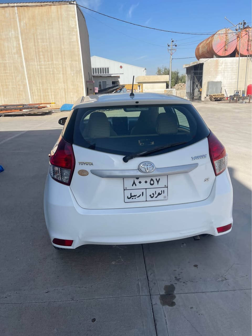 تویوتا یارس 2017 خەلیجی ناوزەرد
گێڕ تۆماتیک و عادی 
سەیارەکە گێڕ و مەکینە و تەقە و ڕەقە و تەبریت و تەحویل و غەرامەی بەشەرت 
سەیارەکە جایزە 
یەک پەڵە بۆیاخی هەیە بێ ناوگرتن 
سعری 105 گەڵا و مەجال 
***********
هەولێر بنەسڵاوە أربيل, العراق
