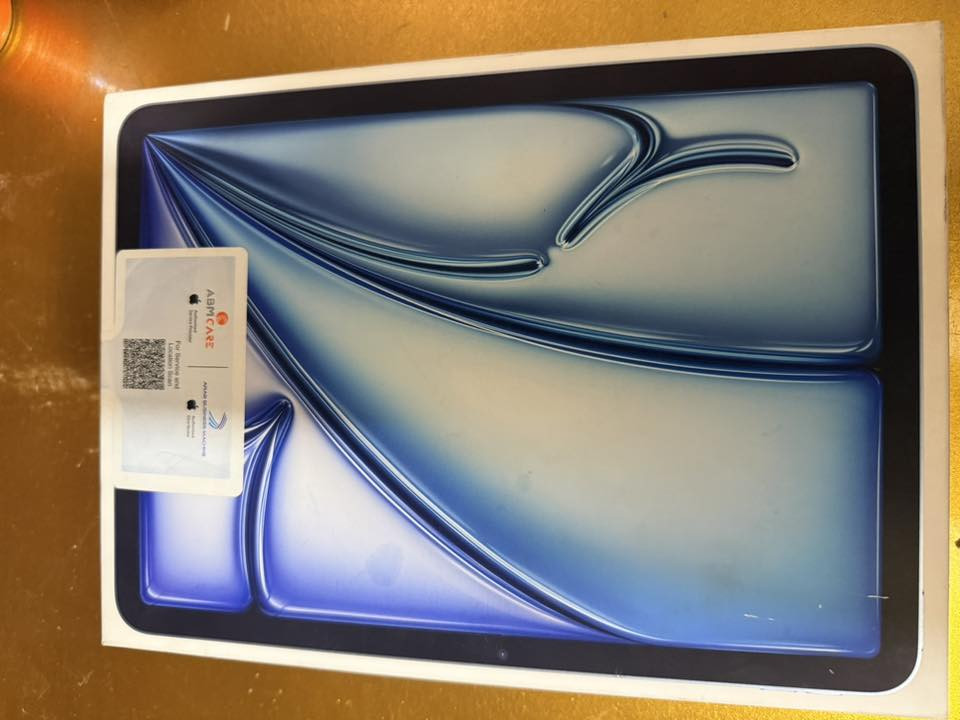 السلام عليكم
Ipad air 11 

ذاكره 128 بصمه اصبع نضافه 100% بطاريه 100% جهاز نضيف استخدام اقل من شهر 

استفسار واتساب ***********
