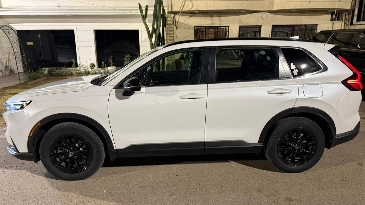 هوندا CRV 2023هايبرد فئة sport  ماشيه 54الف كيلو  للبيع او مراوس
•حادثها موضح بالصور مبدل بنيد بلادي  ارباك دركة بس  

 • مكينة 2000 هايبرد تنفس طبيعي

• كير اوتوماتيك 

• شاشة 

•فتحه

• كاميرا خلفية 3 انظمة

• كرسي كهرباء  لون اسود  

• رادار امامي

• مانع تصادم

• محدد مسار 

• تصحيح مسار

• شفتات بالستيرن

• مثبت سرعة

• مانع انزلاق

• دخول ذكي 

• إنارة ترحيبية

• هندبريك كهرباء

•لايت عدسات زينون

• نظام اوتو لايت Auto

• لايت العالي زنون 

• حساسات مطر 

• حساسات دخول الإنفاق

• حساسات ضغط هواء الإطارات

• أوامر صوتية

• 3 أنظمة قيادة (eco, ev, sport)

• بلوتوث

• مدخل عدد2 تايبسي 

السعر 215 وبيها مجال 

مكاني : بغداد  الغزاليه  

اتصال او واتساب :***********
