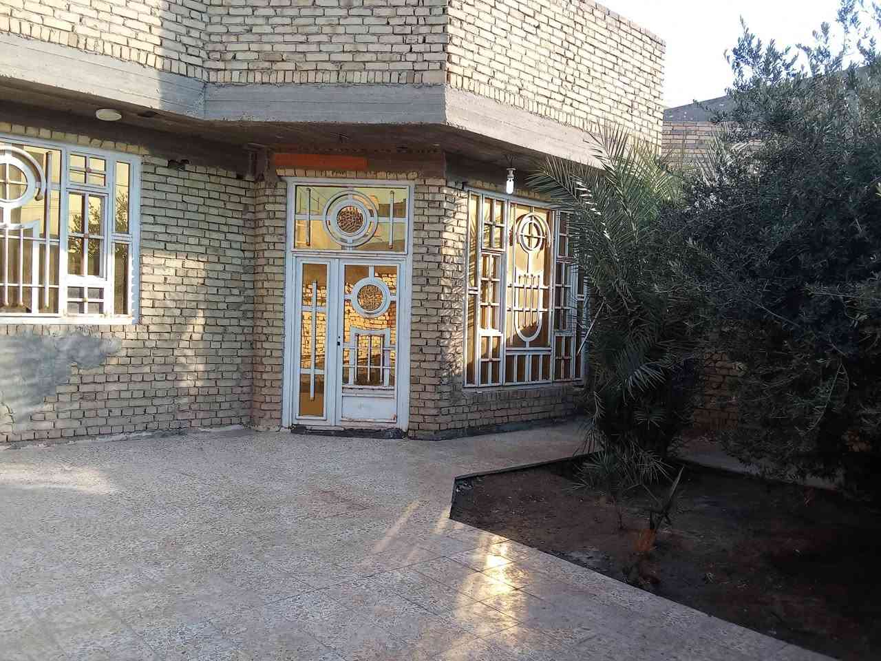 الدار للبيع/  250 متر مربع طابق واحد جاهز للسكن
غرفتين نوم وصاله ومطبخ وحمام عدد 3// طابو صرف
العنوان كوت حي الجامعه الاولى خلف المستشفى التركي 
قرب مجمع الرواد السكني// للاستفسار الاتصال على الرقم 
*********** موجود واتساب أو ماسنجر
