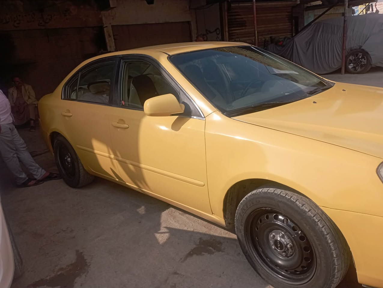 السلام عليكم للبيع اوبتما موديل 2008 وارد امريكي بيه جاملغ امامي فقط سياره جديده بمعنى الكلمه غاز بانزين محرك ٢٤٠٠ مصفره هيئه وغرامات داخل بيجي مكان السياره بابل رقم الهاتف ***********
