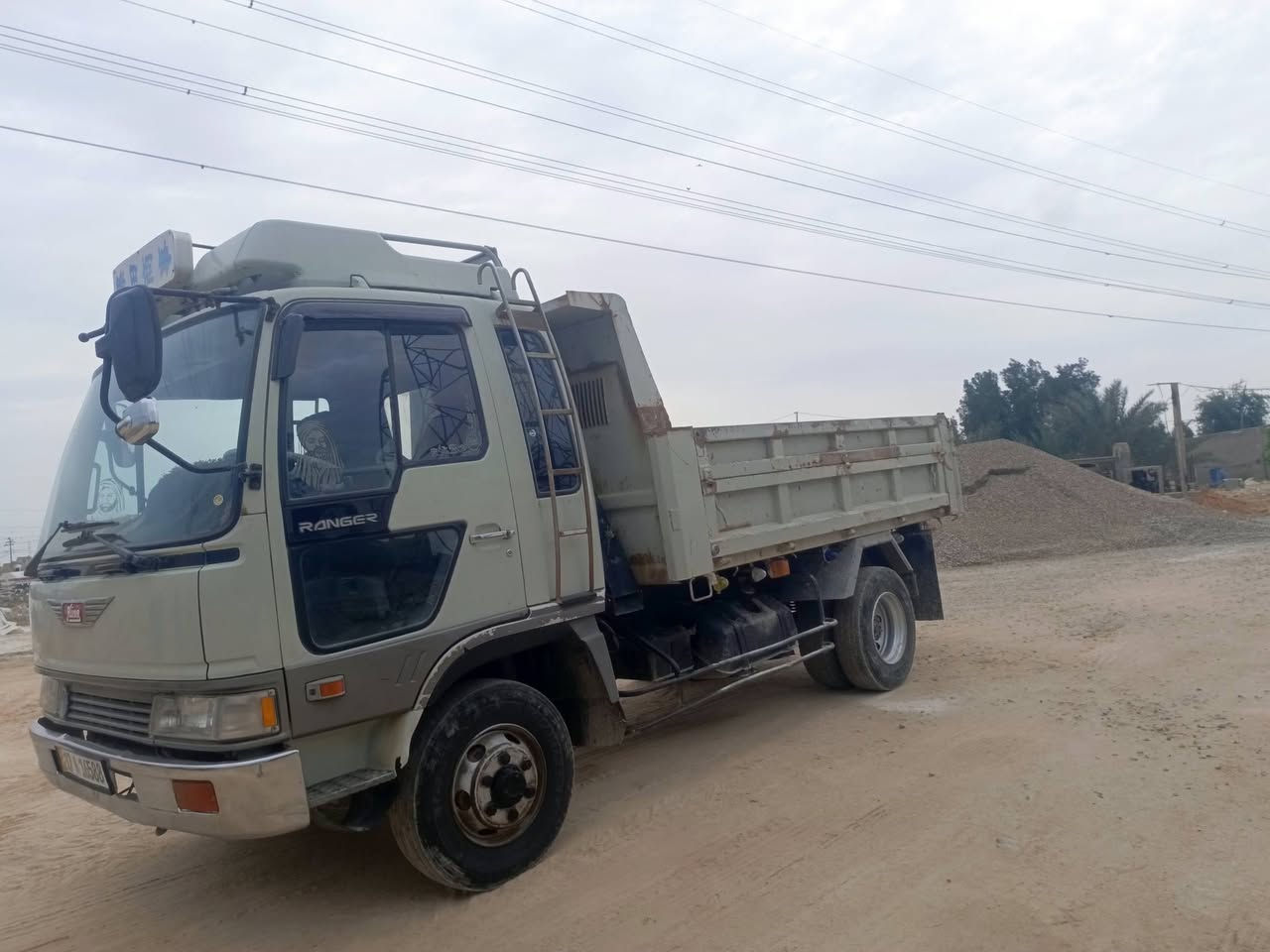 هينو طيرة قلاب بلادي للبيع  مكينة 70 7كير  موديل 90 منزل سنوية ل30 بسمي مكينة كير شاصي  كفالة عامة ***********
