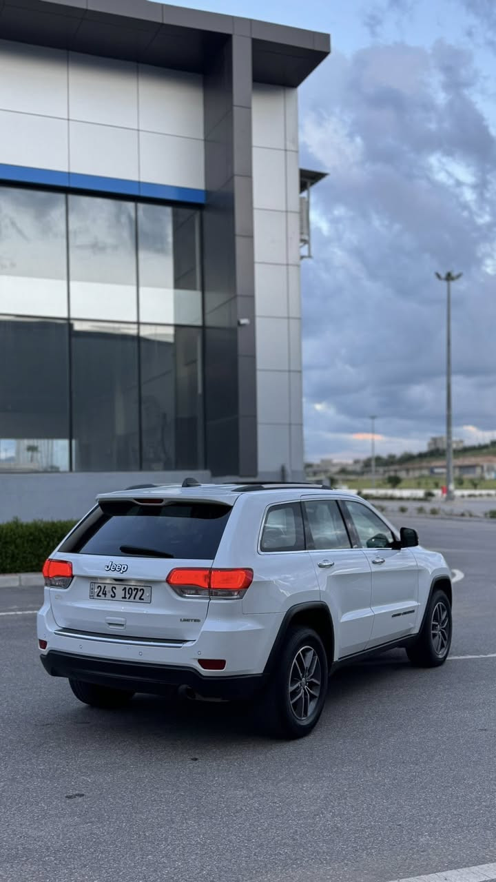 Jeep Limited 2017 

جيب كراند شيروكي ليمتدد فول بدون دبل موديل 2017 
بدون صبغ فقط قطعتين تبديل شركة نفس اللوان بدون دواخل بدون ايرباك ماشية 100الف ميل فقط 

بسعر مناسب : 192 $

مواصفات : 
*بصمة
*بانوراما 
*كشنات جلد
*تدفى وتبريد كشنات 
*تدفى بالستيرن 
*صندوق كهرب 
*حساسات 
* خزن كشنات 
*كشنات كهرب 

وباقي مواصفات معروفة 

مكانها دهوك معارض الجديدة 

للاستفسار الاتصال على الرقم 
***********
