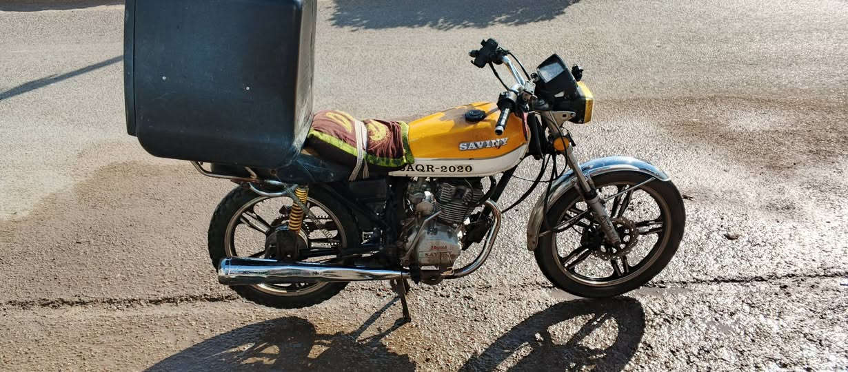 السلام عليكم دراجه للبيع ايراني الدراجه بها تقطيع السعر 400 وبيها مجال***********
