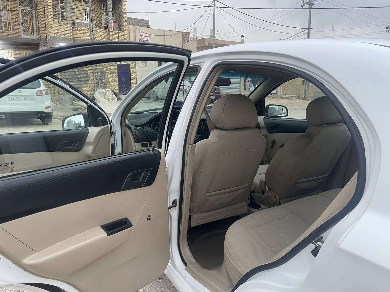 السلام عليكم ورحمة الله وبركاته
سياره افيو موديل ٢٠١١كير عادي سياره خير من الله مابيه اي ضربه ولا حادث 
ولا نقصه شي مكان الكوت السفحه الثانيه 
ما متواجد بلفيس هاذ رقم ابو السياره ***********
