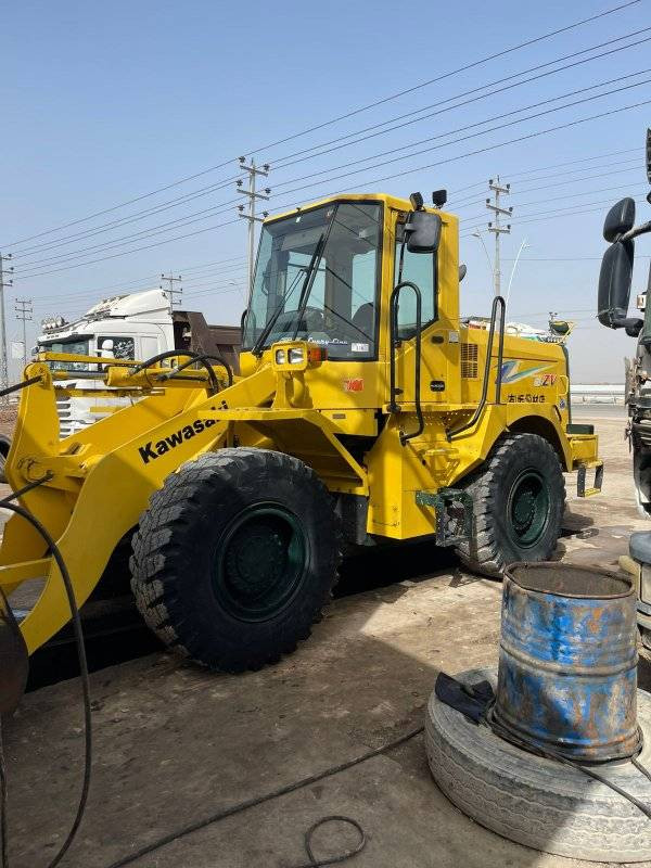 السلام عليكم شفل كاوسكي دخول جديد وصل منذ يومين ما مشتغل بالعراق موديل 2012 منفيس مكينة هينو 80 سبرنگ خلفي تخم تاير ابو البسمار مكفول كفالة عامة جاهز مابي نقص برغي السعر 4 شدات و80 المكان البصرة شط العرب ***********
